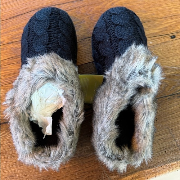 Ultra Ideas Black And Brown Fuzzy Slippers Size Large 9-10 NWT - Picture 2 of 4